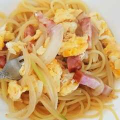 รูปของ ベーコン・玉ねぎ・ふんわり卵のパスタ