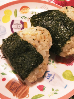 お手軽★鮭チーズおにぎり-レシピのメイン写真