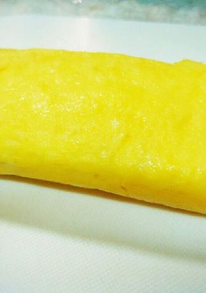 ふんわり♡黄色が鮮やかな卵焼き-レシピのメイン写真