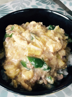 簡単丼シリーズ!休日の野菜とろとろ卵丼-レシピのメイン写真