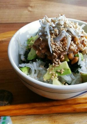 コクうま♪アボカド納豆ご飯-レシピのメイン写真