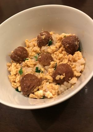 節約!簡単!ミートボールのせ玉子丼♪-レシピのメイン写真