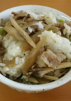 豚とゴボウとキノコの混ぜご飯-レシピのメイン写真
