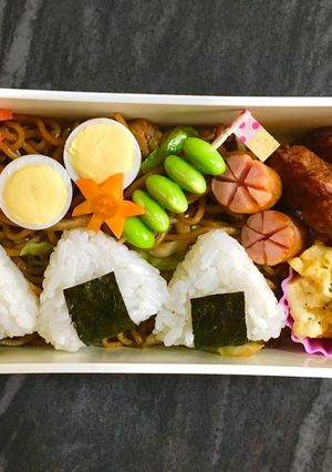 クッキー花型で紅葉の飾り切り-レシピのメイン写真