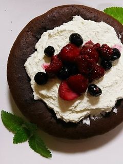 甘酸っぱいベリーと❁濃厚ガトーショコラ-レシピのメイン写真