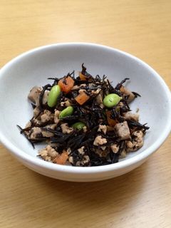 常備菜♪高野豆腐とひじきの鶏ひき肉そぼろ-レシピのメイン写真