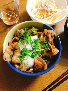 簡単つゆだく☆温玉豚丼-レシピのメイン写真