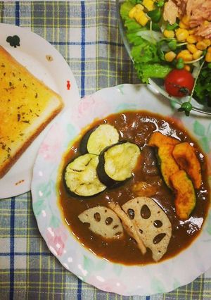 ローリエが香る♪牛すじと揚げ野菜のカレー-レシピのメイン写真