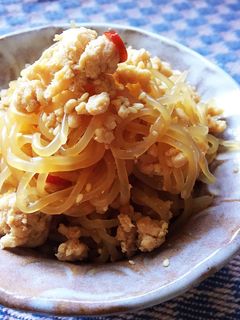 白滝がメイン!白滝と鶏そぼろの甘辛煮-レシピのメイン写真