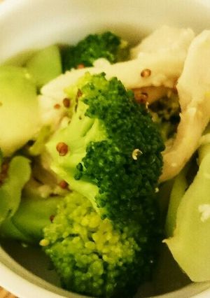簡単！ブロッコリーと蒸し鶏のマスタード-レシピのメイン写真