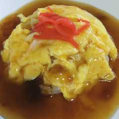 รูปของ 売り上げ日本一店舗の餃子の王将天津飯再現
