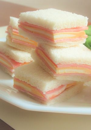 ハムと濃厚クリーミーチーズサンドウィッチ-レシピのメイン写真