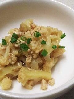 時短で簡単~カリフラワーのそぼろあんかけ-レシピのメイン写真