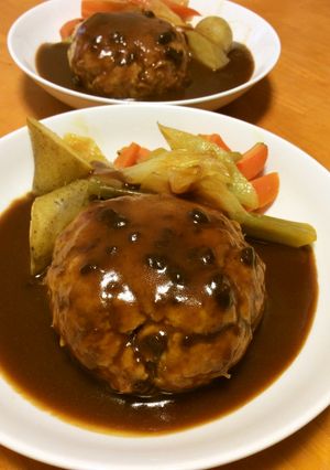 ビーフシチューソースのおからハンバーグ-レシピのメイン写真