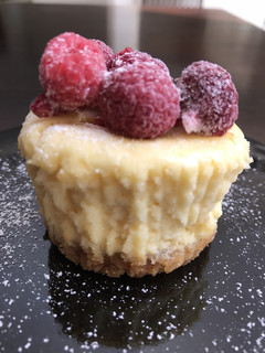 マフィン型で簡単ミニチーズケーキ-レシピのメイン写真
