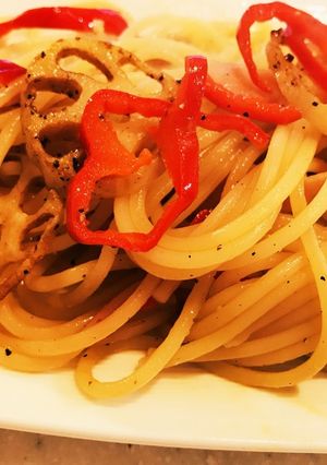 簡単！レンコンと赤ピーマンで美肌パスタ-レシピのメイン写真