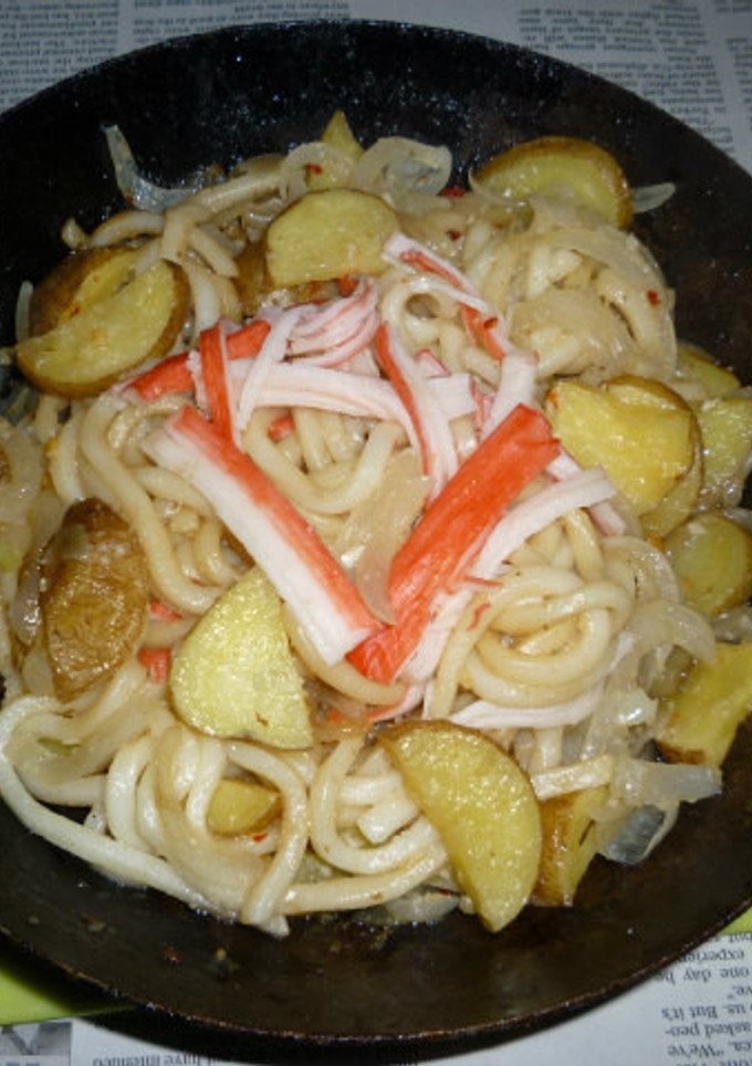 玉ねぎ＆男爵のアヒージョ炒めで焼きうどん-レシピのメイン写真