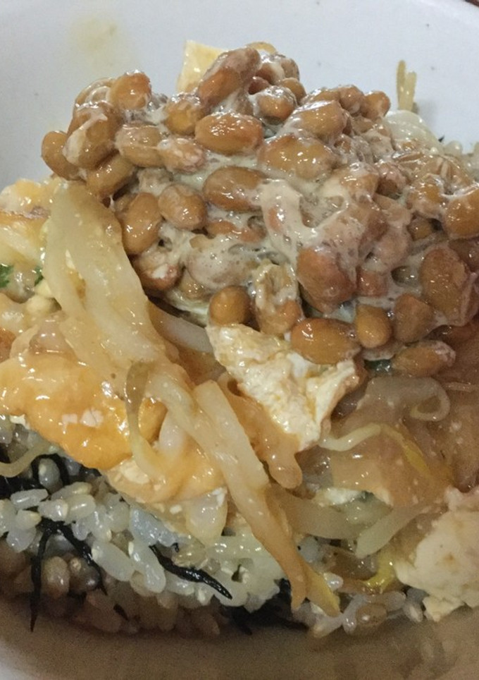 納豆とマーボーモヤシの丼-レシピのメイン写真