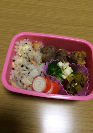 ちびっ子弁当〜コーン入り肉団子〜-レシピのメイン写真