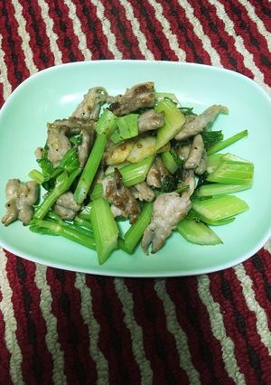 鶏肉せせりとセロリの塩炒め-レシピのメイン写真