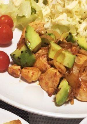 鶏肉のハリッサ玉ねぎヨーグルト炒め-レシピのメイン写真