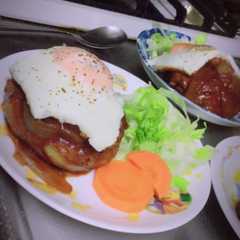 รูปของ 豆腐でヘルシー！デミグラスハンバーグ