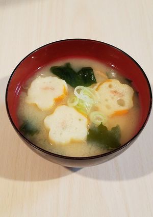 お麩とわかめのお味噌汁♪-レシピのメイン写真