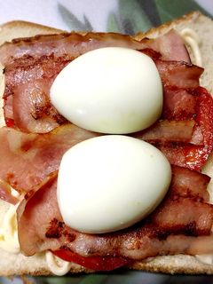 半熟玉子とベーコンのホットサンド-レシピのメイン写真