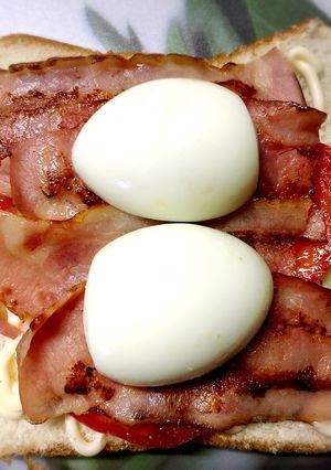 半熟玉子とベーコンのホットサンド-レシピのメイン写真