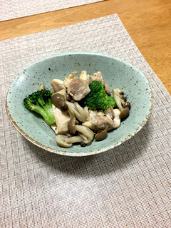冷蔵庫の残り野菜で♪鶏肉のガリバタ炒め-レシピのメイン写真