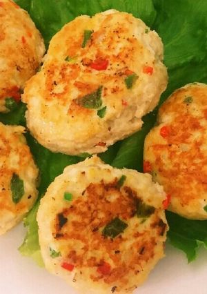 【菜園のレシピ】彩りピーマン鶏ハンバーグ-レシピのメイン写真