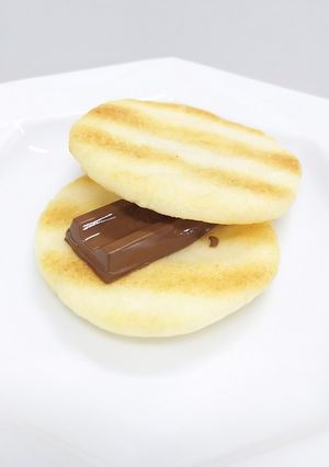 レンジで簡単！チョコせんべいサンド-レシピのメイン写真