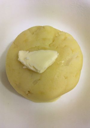 おつまみに♫チーズ入り温かいポテトサラダ-レシピのメイン写真