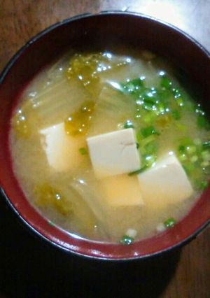 旬な甘味の白菜とお豆腐の味噌汁-レシピのメイン写真