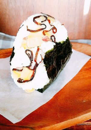さつま芋と塩こんぶのおにぎり-レシピのメイン写真