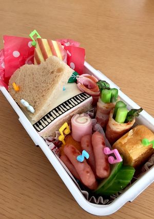 ピアノのサンドイッチ♪キャラ弁♡-レシピのメイン写真