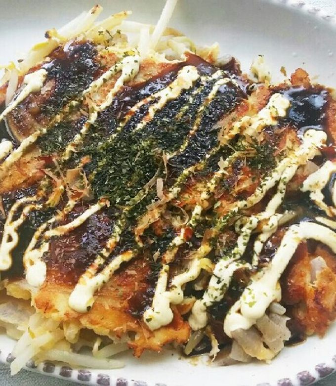 野菜高騰お助けモヤシとちくわ豚玉お好み焼 by 速水ユウ