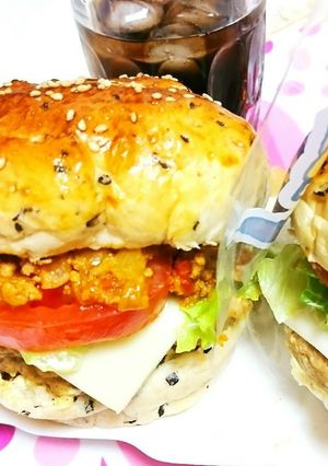 紅茶でバンズ♡モス風トマトハンバーガー★-レシピのメイン写真