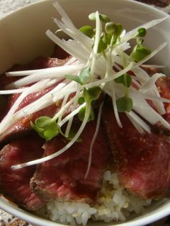 ローストビーフ完成形*ローストビーフ丼-レシピのメイン写真