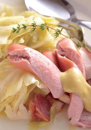 キャベツとベーコン、ソーセージのハーブ煮-レシピのメイン写真