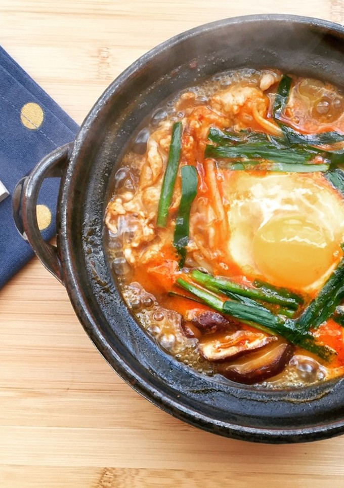 【簡単】お家で出来る旨辛キムチチゲうどん-レシピのメイン写真
