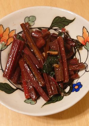 ビーツの茎のニンニク炒め-レシピのメイン写真