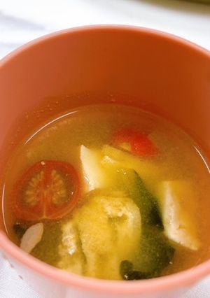 【つどいごはん】トマトと小松菜のお味噌汁-レシピのメイン写真