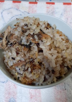 簡単！イワシの蒲焼き缶詰で作る炊き込みご飯-レシピのメイン写真