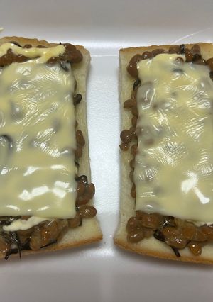 背徳の偽成金納豆チーズトースト-レシピのメイン写真