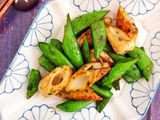 スナップエンドウとちくわの磯部バター醤油