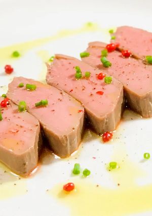 46℃ 赤ワイン漬けまぐろ コンフィ-レシピのメイン写真