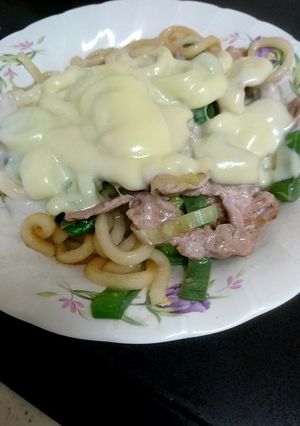 ネギ豚チーズ焼きうどん-レシピのメイン写真