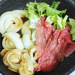 รูปของ 余りもんぽんっと入れるだけ✨すき焼き
