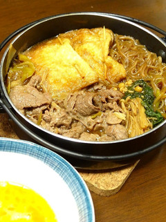 簡単ひとり鍋!巾着豆腐☆関東風すき焼き-レシピのメイン写真